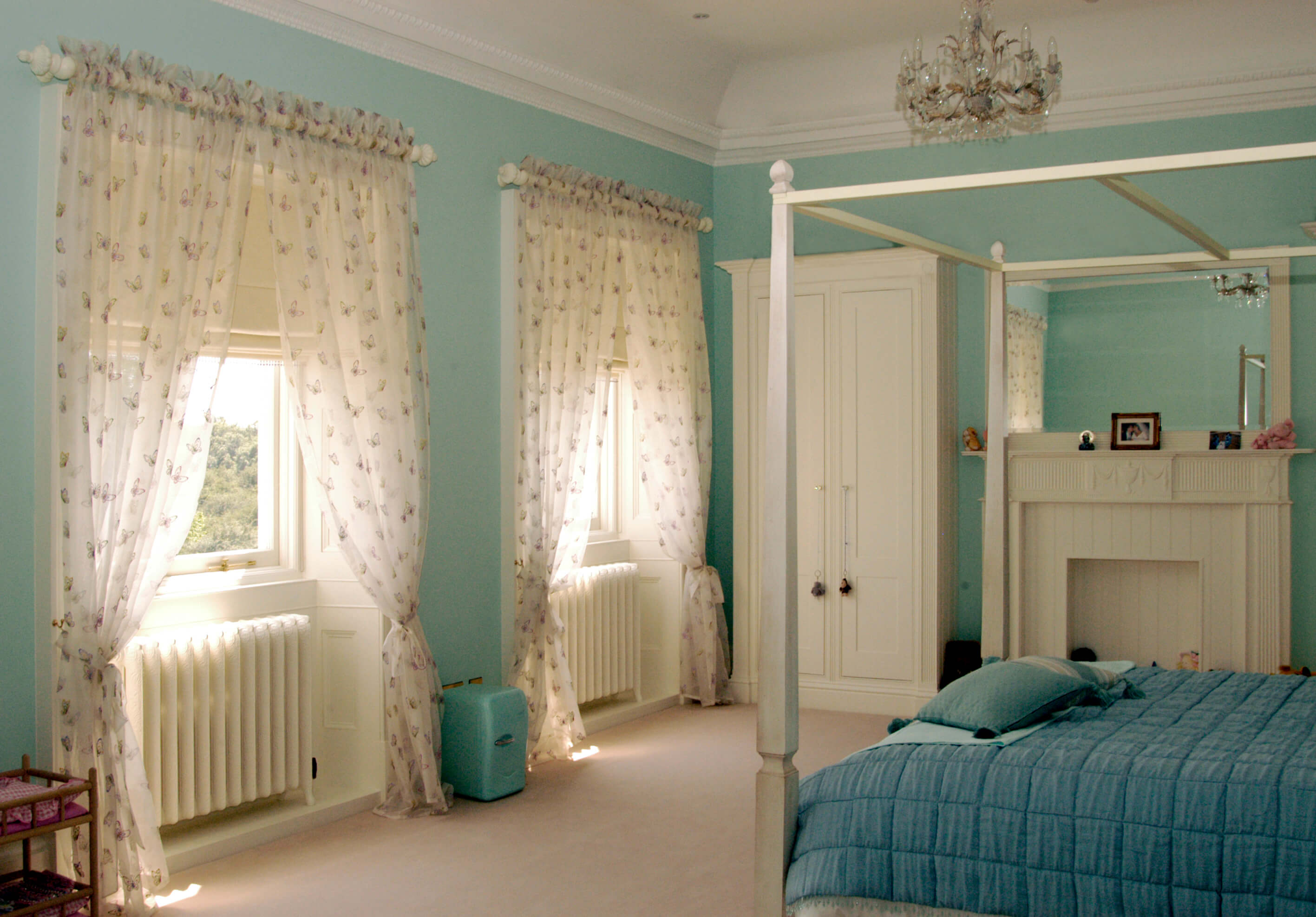 Patterned bedroom sheer curtains