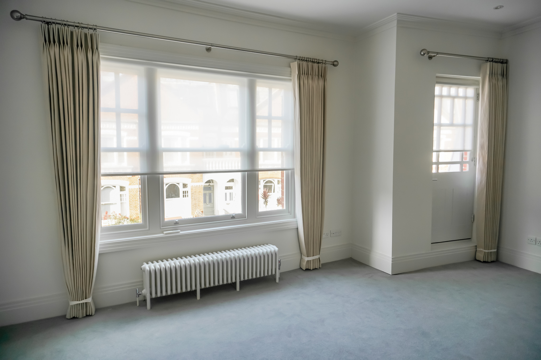 Bedroom curtain set
