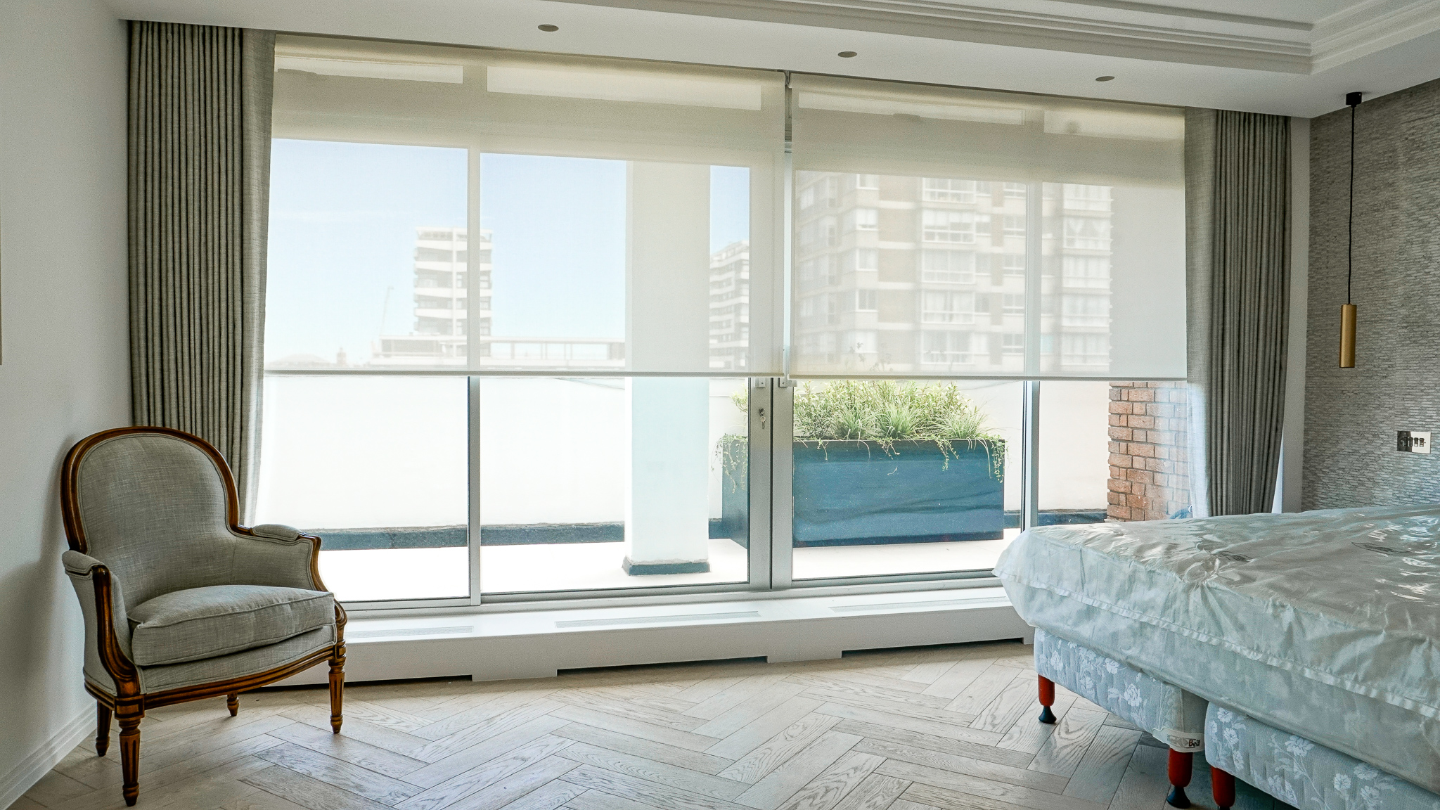 Bedroom curtains with sheer roller blinds